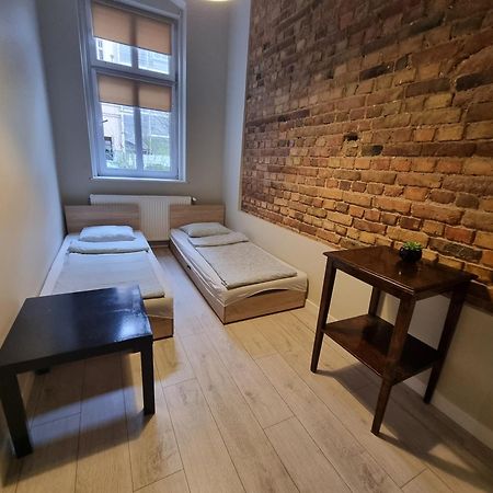 Tanie Spanie Przy Targach Poznanskich - Zameldowanie Bezobslugowe- Exteriör bild