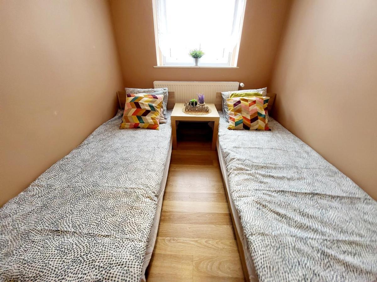 Tanie Spanie Przy Targach Poznanskich - Zameldowanie Bezobslugowe- Exteriör bild